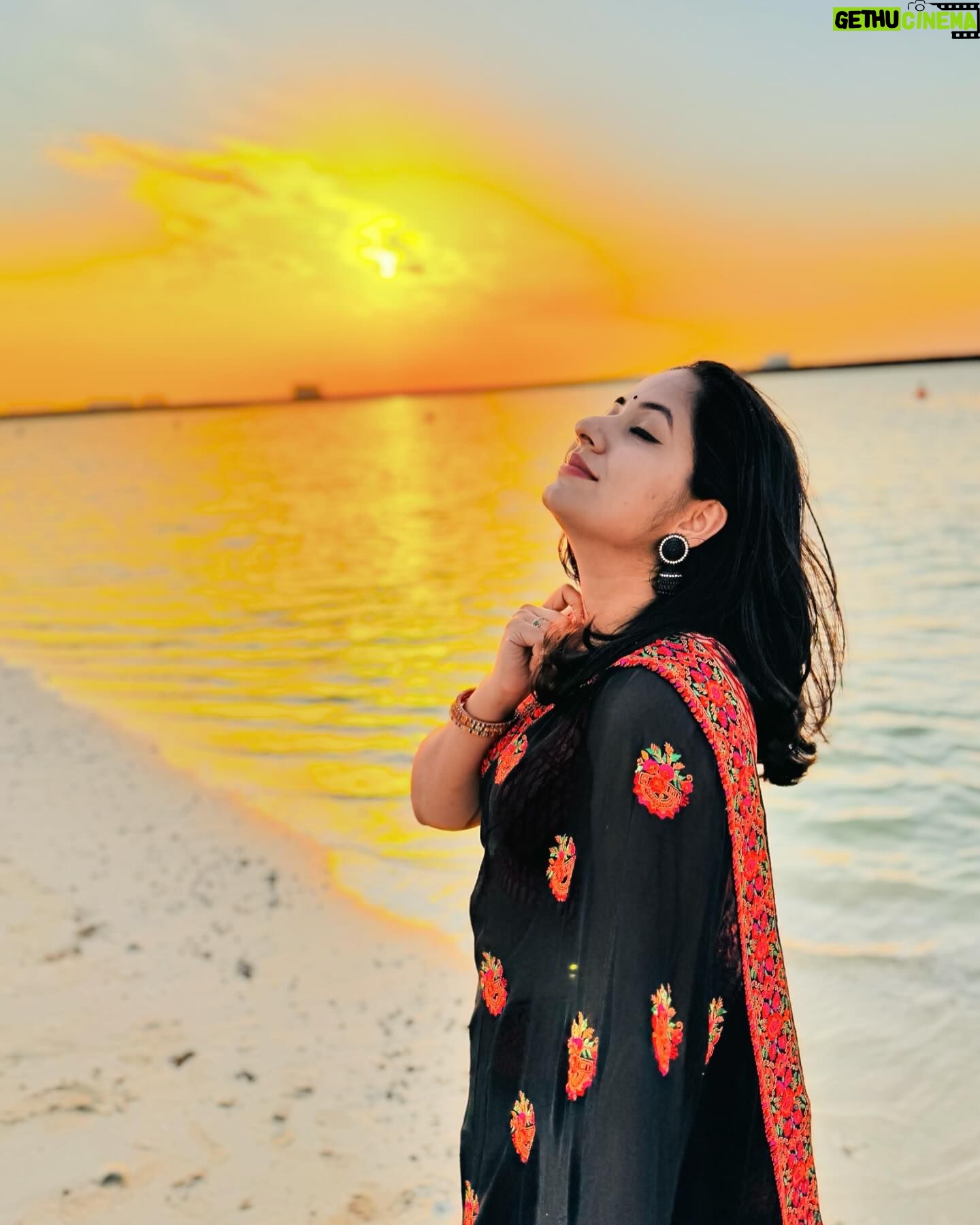 Jyothi Krishna - 1.9K Likes - Kanmani ❤️
#kanmani #anbodu #guna #evergreen #hitsong #gunamoviesong #tamil #tamilhits #lovesong #romantic #kamalhassanfans #ulakanayakan #tamilmovie #kollywood #manjummelboys #mollywood #jyothikrishna #actress #malayalamcinema #influencer #sareelove #trending #viral