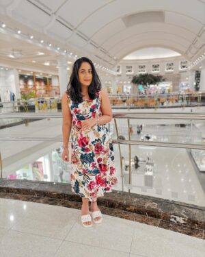 Jyothi Krishna Instagram - How I dress is the way I feel. If I’m wearing bright colors, I’m probably in a great mood ☺️ Good morning 🌅 

#hello #morning #goodday #colourful #day #happyme #jyothikrishna #actress #indianactress #malayalamcinema #malayali #influencer #dubaiinfluencer #dubai #mydubai #colorful #frock #floral #floraldesign #instapic #picoftheday #trending #viral #instagram