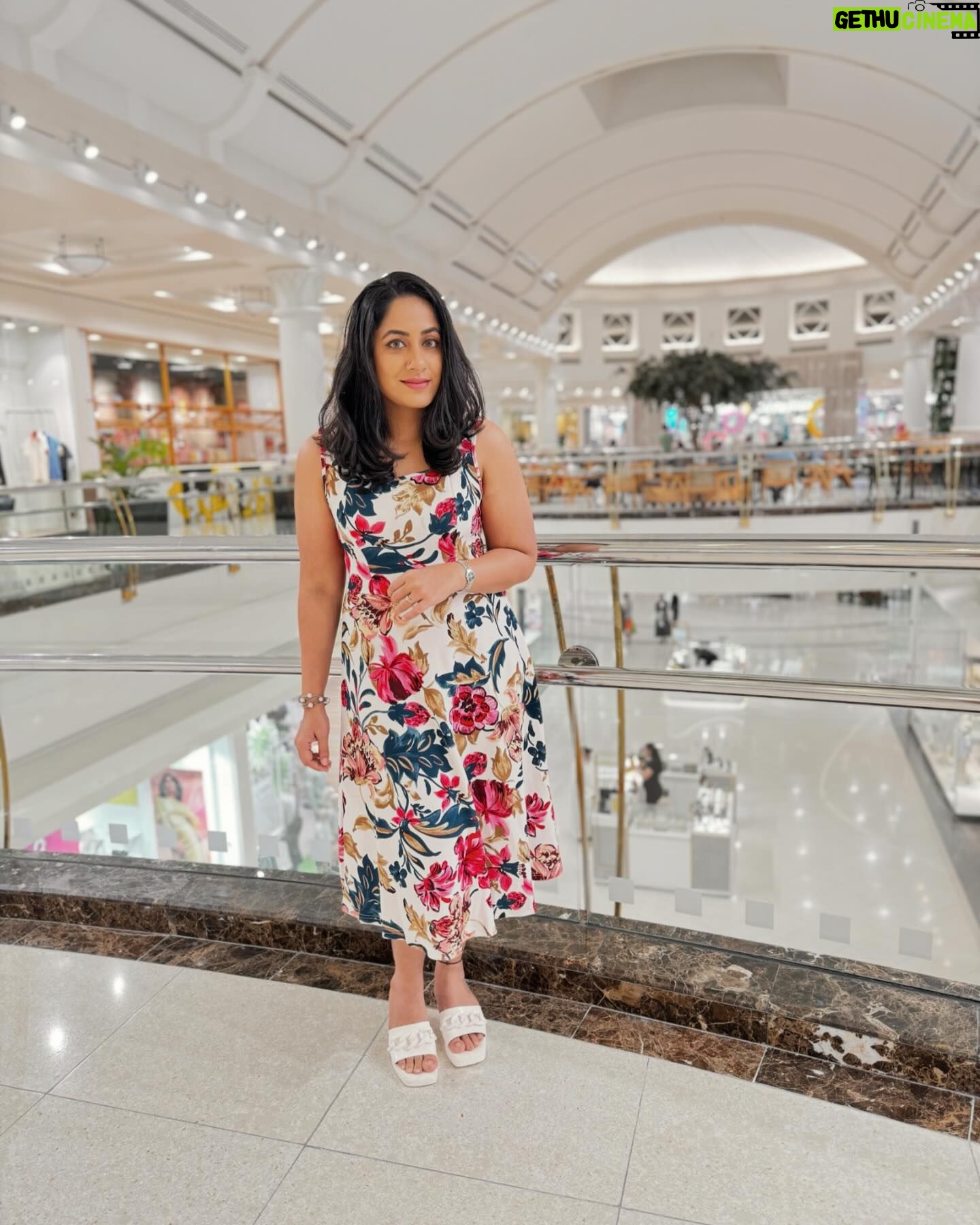 Jyothi Krishna - 1.7K Likes - How I dress is the way I feel. If I’m wearing bright colors, I’m probably in a great mood ☺️ Good morning 🌅
#hello #morning #goodday #colourful #day #happyme #jyothikrishna #actress #indianactress #malayalamcinema #malayali #influencer #dubaiinfluencer #dubai #mydubai #colorful #frock #floral #floraldesign #instapic #picoftheday #trending #viral #instagram