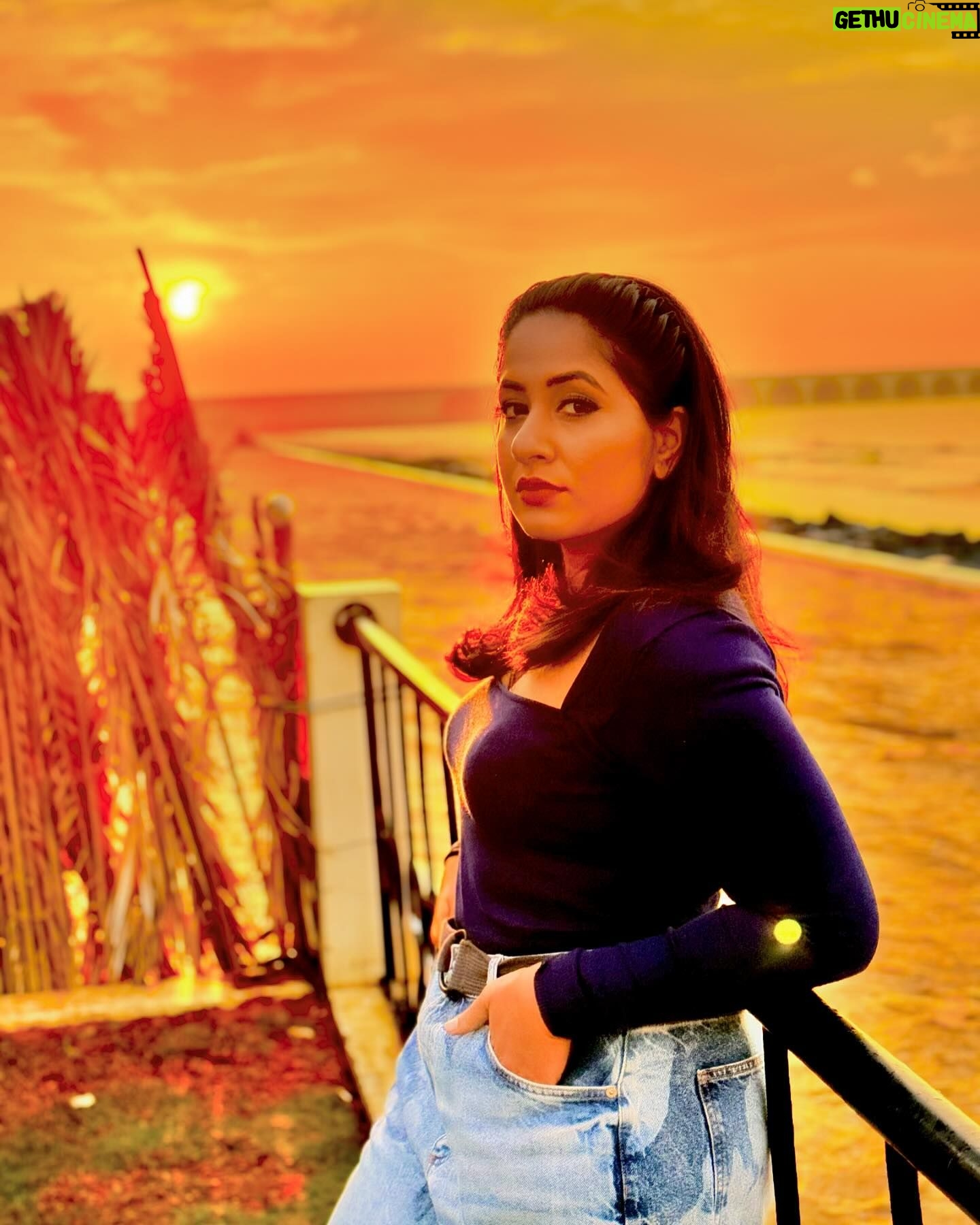 Jyothi Krishna - 2.4K Likes - Never whine, never complain, never try to justify your self .
#jyothikrishna