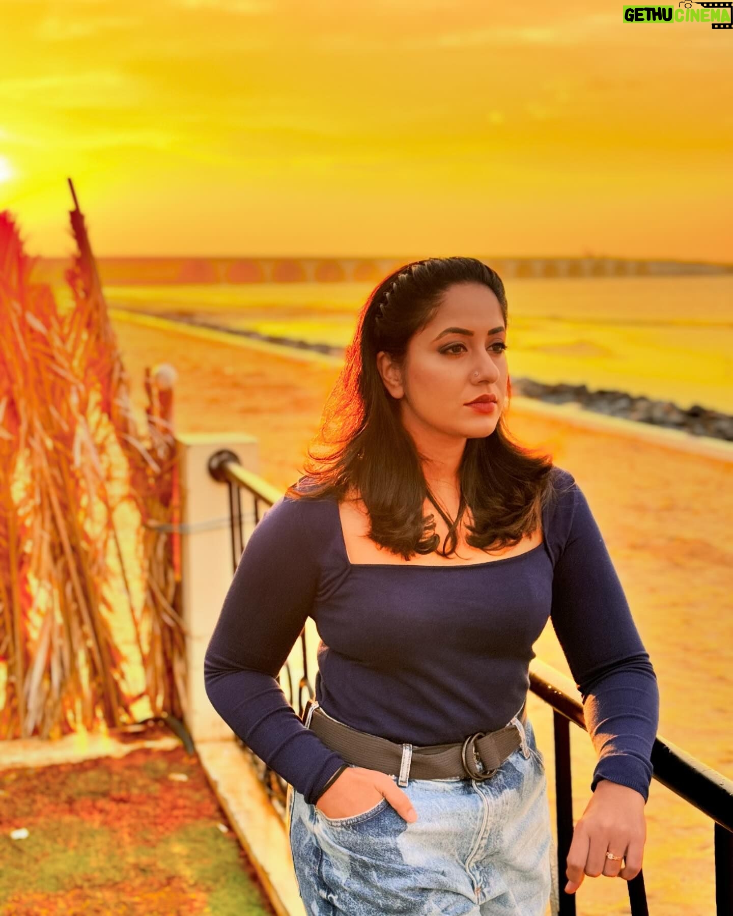 Jyothi Krishna - 2.4K Likes - Never whine, never complain, never try to justify your self .
#jyothikrishna