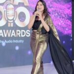 Jyotica Tangri Instagram - Kisi ne mujhse pooch hi liya aakhir! Ye pallo kabse latak raha hai uthate kyun nahi 😂 Comments mein batao kya jawab du iska main? #PalloLatke #IASA @radioandmusic_india #AboutLastnight