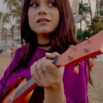 Jyotica Tangri Instagram - ‘Bheed mein bhi khud tanha sa paati hu! Tum aaoge toh duniya abaad lagegi’ #Sabar is all yours now, reels banao bohottttt sari🫶🏻 #jyoticatangri #jtmusic #sabar #newsong #latestpunjabisong #song #music #release #youtube #reelitfeelit