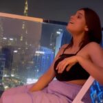Jyotica Tangri Instagram - Singing an Arabic song with the background of Burj Khalifa 🔥 felt great! #jt #jyoticatangri #singingdifferentlanguages