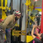 Jyotica Tangri Instagram - Trainer know his clients better 😆😂 #fitnesstrainer #gymcomedy #gymvideos #personaltrainer #gymjokes #1hourfitness #jyoticatangri #comedygymreel #moyemoye #jyoticatangrilive #comedian