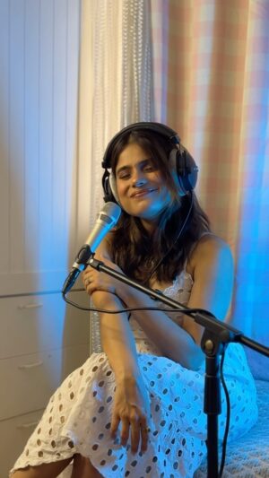 Jyotica Tangri Instagram - Tag someone you love with all your heart ❤️ 

#tumpehumtohmarejarahehai 
#Jt #jyoticatangri #jyoticasongs #bolechudiyan @raghavsachar @laadosuwalka @zeemusiccompany @nawazuddin._siddiqui @tamannaahspeaks