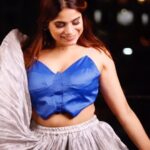 Jyotica Tangri Instagram – Akkhan ch vasa ke mahiya, tere nal hi hassange ❤️
Song- Kanda Kacheya 
Film- DaanaPani 
Singer- @jyoticatangri 
Music- @jaidevkumar_jd 
Lyricist- @official.jassgrewal