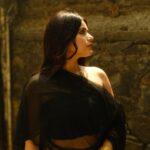 Jyotica Tangri Instagram - What is something you have been waiting patiently to happen? Write in comments 🧡 #Sabar #jyoticatangri #jtmusic #newsong #latestrelease #punjabi 📸 magic @isumitbaruah