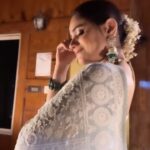 Jyotica Tangri Instagram - Khud pe hum to mare ja rahe hain 😛 Mera khud ka favourite gaana #tumpeHumto #Jyoticatangri #jtmusic #jt