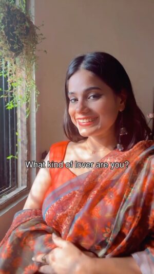 Jyotica Tangri Instagram - While singing Tumpe hum toh, I tried to portray different types of lovers’ feelings through my voice, that’s why you will hear a lot of variation and dynamics in the whole song, some people even said that the voice has so much modulation that it seems like a few different singers have sung it🤭 
Listen to the full song and lemme know if you feel the same!
And yes tell me in the comments; 
WHAT KIND OF A LOVER ARE YOU?

#tumpehumtohmarejarahehai #jyoticatangri #jyoticatangrisongs #jtmusic #raghavsachar #bolechoodiyan #tamannabhatiacute #nawazudinsiddiqui #zeemusiccompany