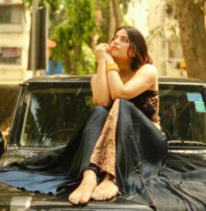 Jyotica Tangri Instagram - Saanu neherwale pul te bula ke te khaure mahi kithhe reh gaya😮‍💨

📷 @isumitbaruah 

#neherwalepul #JyoticaTangri #JTMusic #JT #songsofjt  #punjabisongs #romantic #song