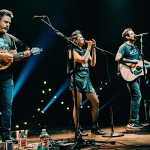 KT Tunstall Instagram - It’s late…but it was great!!

So grateful to @frankturner @losteveningsfest & @hobanaheim for a really inspiring night a couple of weeks back, witnessing Frank’s crowd for the first time was pretty incredible!! What an amazing connection he has with his fans. 

So great to sing #LittleLife live together, I really love the song.

Shout out to @kookoo for the excellent Woo Hoos 🤘🏼

Thanks so much to Frank, his crew & @hobanaheim for having me along for the @losteveningsfest ride!! 

(Yes, still having to stand on stools to be able to rehearse at eye level with Mr Turner)