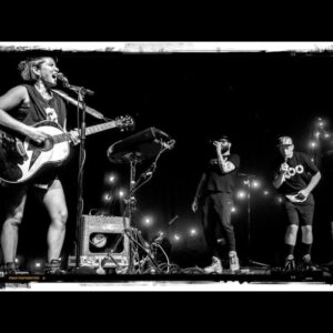 KT Tunstall Instagram - It’s late…but it was great!!

So grateful to @frankturner @losteveningsfest & @hobanaheim for a really inspiring night a couple of weeks back, witnessing Frank’s crowd for the first time was pretty incredible!! What an amazing connection he has with his fans. 

So great to sing #LittleLife live together, I really love the song.

Shout out to @kookoo for the excellent Woo Hoos 🤘🏼

Thanks so much to Frank, his crew & @hobanaheim for having me along for the @losteveningsfest ride!! 

(Yes, still having to stand on stools to be able to rehearse at eye level with Mr Turner)