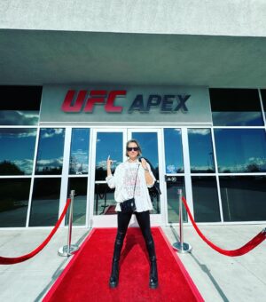 KT Tunstall Instagram - Downtime in Sin City!!

Another amazing night out at the @ufc ~ unbelievable @amandaufcribas (congrats 💪🏼!!) & @luanapinheiromma fight, wow…

Got to meet my fav ref @herbdeanmma   then hear the @f1 race out the window while watching it IN BED 🙏🏼💥❤️😂

I can now confirm that our smallest dog is definitely Ancient Egyptian.