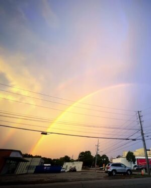 KT Tunstall Instagram - Thank you so much to all the amazing fans that came out to see myself, @hattiewebb and @thenametomi on this brilliant run of US gigs!

Picture 2 is a beautiful double rainbow outside the venue in Newberry, SC. Snap 3 is clearly the haunted carriage ride in Charleston, SC. And If anyone tells you you can’t cook on a tourbus, show them this picture number 4 #LiveMusic #KTTunstall