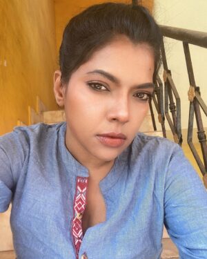 Kaajal Pasupathi Instagram - #Finally 🥰 #Newseriall  #majapa #majja #guestrole #serial #BadCop  #podravedia  #Firstdayshoot #nammamaduraisisters #colorstamil