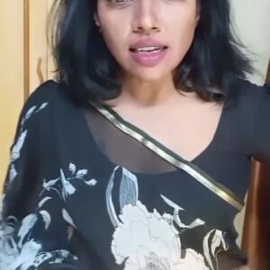 Kaajal Pasupathi Instagram - 😒💔Crush Failure agiduchi prands
.
😁😁 #lipsync #edit correct ah irukka pa😑
.
. #continuity lam paaka padadhu prands😑😁😁