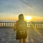 Kabby Hui Instagram – the sun kisses the ocean 🌊🌅