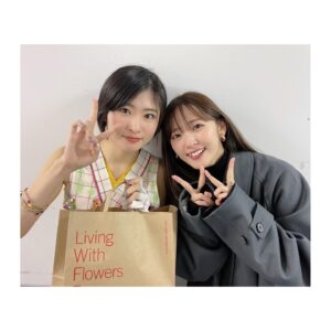 Kaede Kaga Instagram - 昨日の秋ツアー横浜公演に、

鞘師里保さん
@riho_sayashi_insta 

工藤遥さん
@haruka_kudo.official 

加藤小夏さん
@__cnp_ 

鈴木愛理さん
@airisuzuki_official_uf 

が来てくださいました！！

鈴木愛理さんからは
花束もいただいてしまいました^_^

ありがとうございました！！

#モーニング娘22
#morningmusume22
#加賀楓