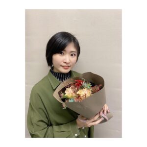 Kaede Kaga Instagram - 昨日の秋ツアー横浜公演に、

鞘師里保さん
@riho_sayashi_insta 

工藤遥さん
@haruka_kudo.official 

加藤小夏さん
@__cnp_ 

鈴木愛理さん
@airisuzuki_official_uf 

が来てくださいました！！

鈴木愛理さんからは
花束もいただいてしまいました^_^

ありがとうございました！！

#モーニング娘22
#morningmusume22
#加賀楓