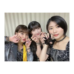 Kaede Kaga Instagram - 秋ツアー大阪公演ありがとうございました！

石田さんからいただいたネイルを
3人でおそろしました。

自分2枚とも顔が変わらなくて笑う。

#モーニング娘22 
#morningmusume22 
#石田亜佑美 
#羽賀朱音 
#横山玲奈 
#加賀楓