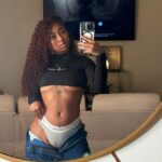 Kaelyn Kastle Instagram - Me & my lil Boo broke up , I was obviously di issue! 🏰❤️‍🔥🧚🏾‍♀️ Hair by @nadulahair #nadulahair #nadulawig
