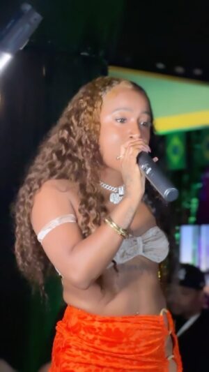 Kaelyn Kastle Instagram - Thank you everyone that came out to Party for my NUH STRESS EM - EP Performance at our RIO PUNCH LAUNCH w @monstermusic @monsterenergy ‼️ 💚🧚🏾‍♀️💚 KEEP THAT ENERGY ‼️‼️💚 @collabstudiosatl