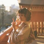 Kaho Takada Instagram - 28歳になりました🍰 私を幸せにできるのは私だけと言うこと、 もう何年も前から知っています。 心で仕事して心で遊んで心で泣くよ。 人間、高田夏帆、まだまだ赤ちゃん。 あ、そうそう 成人式の時に着れなかった母の振袖を 8年越しにやっと。 しっぶいねぇ☺︎ 2024.5/31