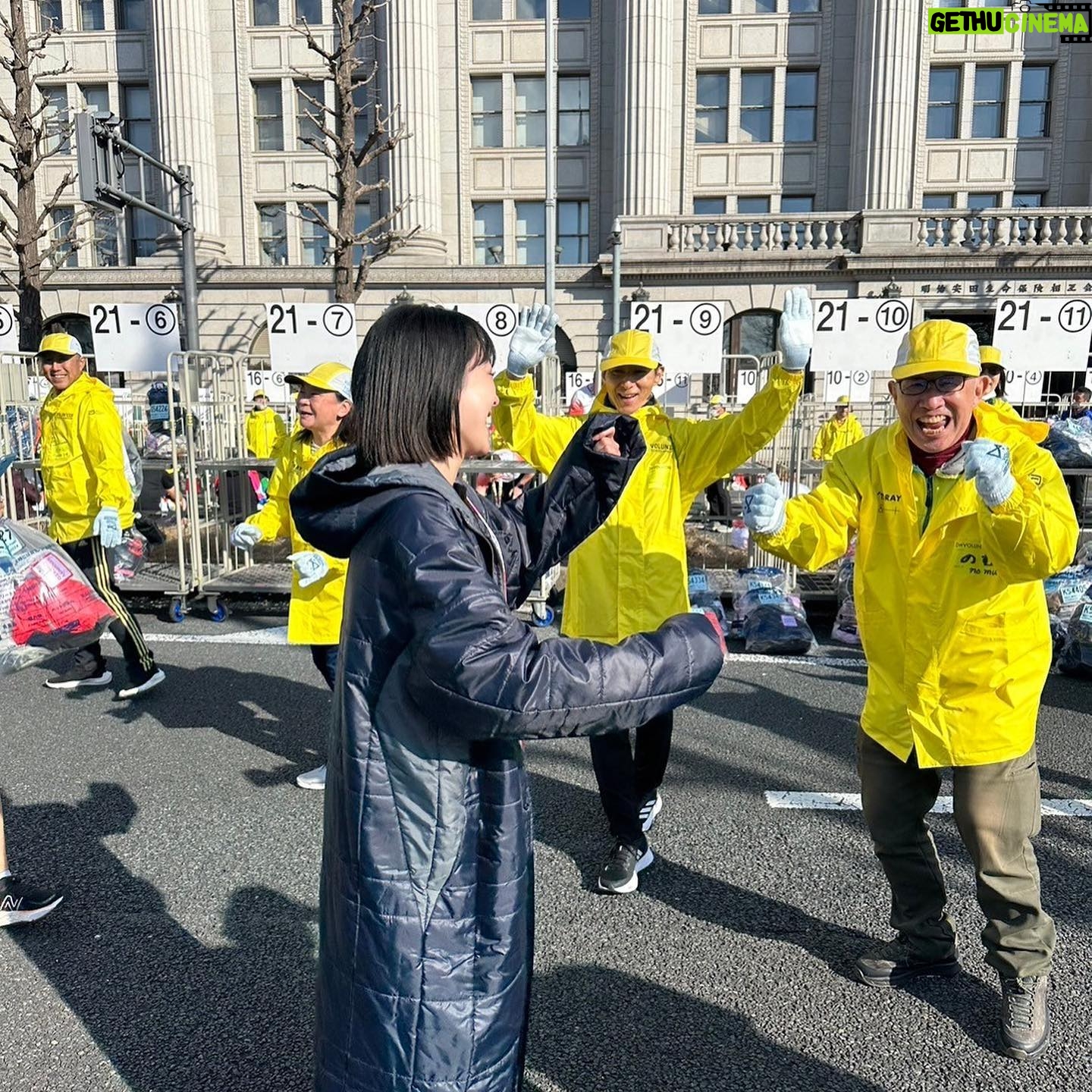 Kaho Takada Instagram - 今だにあの日に取り残されてる、濃厚な日。 決めた、来年も走りたい🐛ホノルルも🐛 目標サブ5、目指せ4時間台~~ 最近ランチューバーずっっと見てるワハハ #東京マラソン2024 #ネットタイム5時間6分 #自己ベスト45分更新 #応援ありがとうございました☺︎