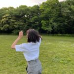 Kaho Takada Instagram - GW終わり。 どんな休日過ごしました？ 私は欲しいものが沢山出てきたよよ☺︎ ケータイ､イヤフォン､ヘッドフォン､サングラス､ まだまだまだまだまだ物欲の5月。 マスカラはこだわりブルー🫐 このTシャツ着れる季節来たっ