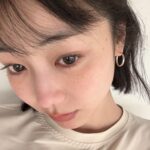 Kaho Takada Instagram – お気に入りピアス付けてそばかす付けて
まつ毛ビューラーせず伏目がちだるさ出して🦒
楽しむ事を諦めない！
#Aletta#gift#thankyou#♡