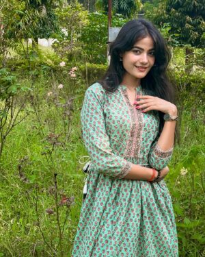 Kajal Sharma Instagram - In my happy place.🍃🫶🏻🧚‍♀️
.
Wearing - @saviindia ☘️
.
.
.
.
.
.
#explore #nature #naturelovers #home