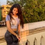 Kajal Sharma Instagram – Jitna bhi try kro, life mein kuch na kuch to chutega hi.. Toh jahan hai, Wahi ka maza lete hain.. ☀️🫶🏻
.
.
.
.
#explore #photooftheday #beach #mumbai