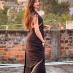 Kajal Sharma Instagram - 🖤 . . . . . . . #photography #indianwear #saree #blacksaree #explore