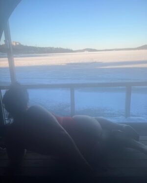Kakan Hermansson Instagram - Reklam för egen verksamhet 
Ass, titties, bastu och bad och @maggiebykakan