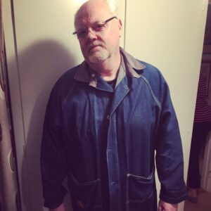 Kakan Hermansson Instagram - Allas konung, allas favorit, men bara Kikkis och min pappa. Tänk att va född -49 och lyckas att bli den mannen som tillsammans med min mamma fostrade två döttrar feministiskt. Ge honom bragdguld! Min pappa, jag älskar dig så mycket, och Tony älskar dig ännu mer om möjligt ❤️ Önskar alla en sån här far, mjukhet, skarp analys och 42 års tjat på vänersborgska 🥰