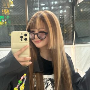 Kalen Anzai Instagram - 姫カットとブリーチぬきっぱで治安悪めでかわ