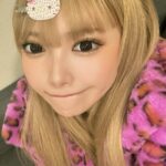 Kalen Anzai Instagram - いつも家出るギリまで前髪ピンでとめてる( ᴖ_ᴖ )‎！ このキティちゃんはスタイリストのしなちゃんがくれた( ᴖ_ᴖ )‎♡ きらきら