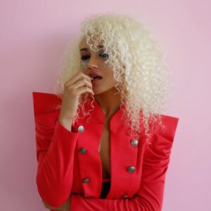 Kallee Brookes Instagram - My new single #ViBE is coming out this Thursday 8.30.18 on all streaming platforms. Are you going to watch by the sidelines or support from the front row? I’m watching 👀