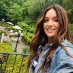 Kalomoira Sarantis Instagram - Χρόνια πολλά σε όλους!! Happy Easter! 🐣🐰🤍Last picture is my beautiful mother in law Loula. She made such a nice dinner for everyone! We love u ma!🫶