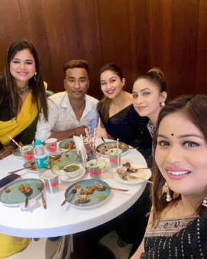 Kalpana Kalita Instagram - Precious moments 🤍💙 Baby Ishanvi’s Rice ceremony function 💕💙 @tandramoni @angoorlata_deka_official @momis_wardrobe @zishaan_makeeup_artist