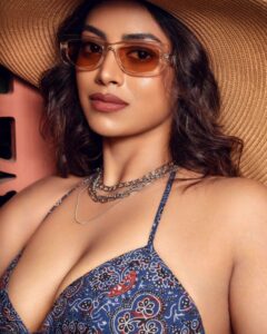 Actress Kamakshi Bhaskarla HD Instagram Photos and Wallpapers June 2024