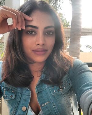 Kamakshi Bhaskarla Instagram - Let's start. Shall we! 
. 
. 
. 
. 
. 
. 
#polimera #polimera2 #powerstar #pawankalyan #restart