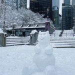Kamasean Matthews Instagram - I made a snow beaaaaaaarrrr (took 4hours and 1 shoe change but we pulled through) if you see this post bcs u saw the lil note i put on the bear, thank u for appreciating my masterpiece and making my day HAHAHA swipe left to see how it started lol