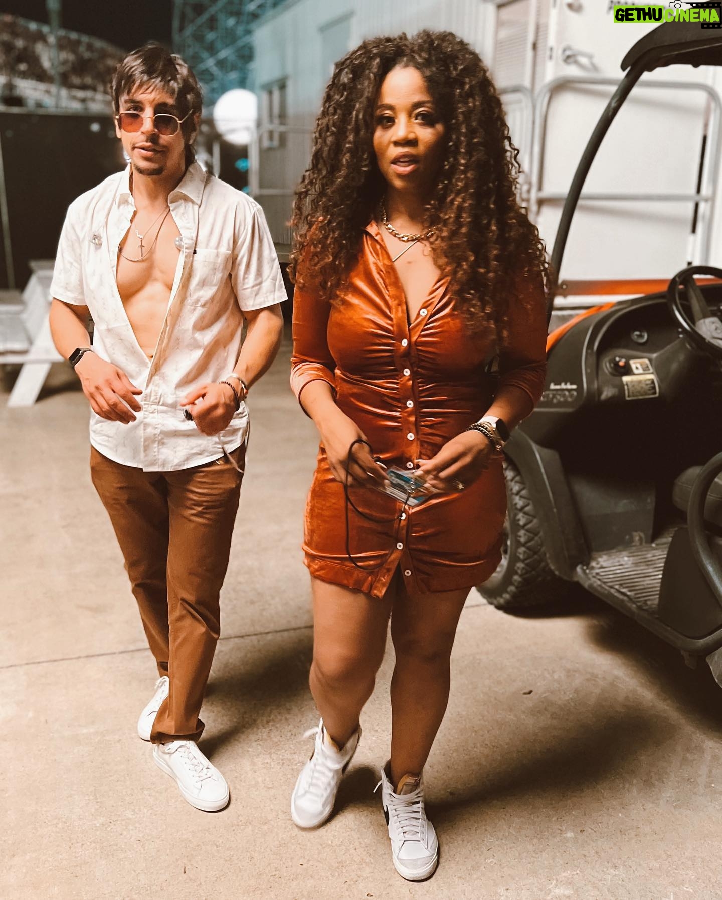 Kamilah Marshall - 827 Likes - GHOST HOUNDS MEMORIES 2021
SUPPORT act for the ROLLING STONES. The BEST memories. TEARS shed. LAUGHTER til my voice left the building. Each one of you has a taken REAL estate in, on and around my HEART. THANK YOU for holding me up through ALL of it. @ghosthoundsband
•
‘THESE are the GOOD ole DAYS
Don’t let them FADE AWAY
Yesterday’s over
And TOMORROW aint here
THESE are the good ole days’
•
~My boys
~Get you a Sis like this for REALZ
~Legit will do ANYTHING for you
~She UNDERSTANDS me
~DAD 2 and our pre show photo shoots
~DAD 1 and our sneaker game
~CAPTURES me at m’BEST
~Had m’back
~Made me LAUGH LAUGH LAUGH
~Voted best show outfits
#ghosthounds #supportact