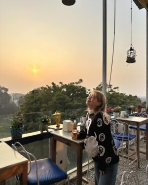 Kanako Takatsuki Instagram - 新年あけましておめでとうございます🌅
年末年始は初めてのインド旅行✈️🇮🇳を満喫してました❕
落ち着いたら写真や動画などゆっくり更新したいなと思ってます💭

年明け早々の震災や事故で被災された方々にお悔やみ申し上げます。インドでも連日ニュースで報道されています。
一刻も早く安心して暮らせる日々になるよう願い行動します。

#india #indiatravelgram