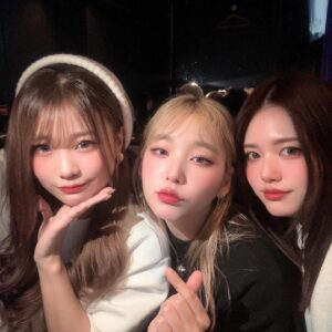 Kanako Takatsuki Instagram - 2023年末まとめ📸
・ハッピーセットゥチらは２種✌️😁❣️
・クリパ女子会🎄大盛り上がり
・衣装の問題で上からしか撮れません‼️
・xgirl組と💖きゃん初参戦！
・VISA用に夜中証明写真🌃
・定例の93女子会(都内某所)
・恋愛と病気の話が多めです(ウォニョン)
・天らんまシャンプーに会いたいよ🥲❤️miss u

現在インド🇮🇳のデリーでわりとのんびり過ごしてます🫶
本当に人が優しくて...カオスな部分はあるけど
とっても過ごしやすいです！
年明けて帰ったらたくさん思い出話しさせてください✨

それでは、あと数時間ですが、
良いお年をお迎えください🌅