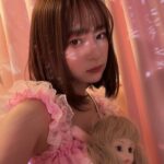 Kanami Takasaki Instagram – 双木さん監修の作品撮りをしてきました♡
ぺろちゃんと⸝⸝ᵕ ᵕ⸝⸝💓

#なまいきりぼんスタジオ2