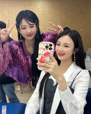 Kang Hye-yeon Instagram - 더트롯쇼 이번주 디스코 4위✨
다 여러분들이 만들어 주신 순위입니다🌻
좋은일이 많아서 너무 기뻐요 감사합니다