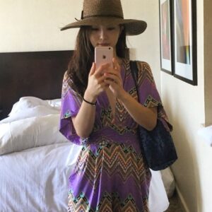 Kang Ji-young Instagram - 휴가철 시작인가. 
이번엔 꼭 휴가를 가겠다고 다짐한 터라 
눌러 담아둔 노닐고 싶은 마음이 자꾸 삐져나온다. 

날씨가 뜨거워지면 항상 사진 속 이때가 생각난다.
지상 낙원에서 자유롭게 헤매던 시간.
(하지만 현실은 오늘도 사무실)

휴가 떠나면 나도🏄🏻‍♀️🧘🏻‍♀️🤸🏻‍♂️해야지.
#throwbacksunday